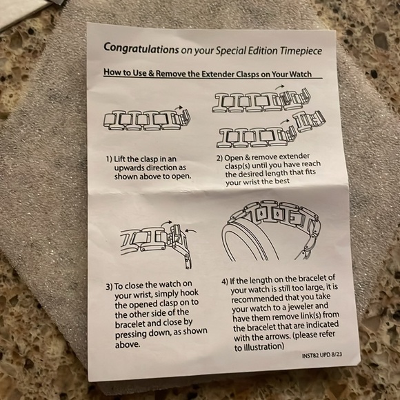 Disney 100th anniversary Mickey and Minnie Watch - Picture 5 of 7